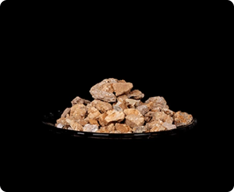 Raw bentonite clay mineral in chunks, industrial grade supplier for drilling, foundry, and oil refining applications